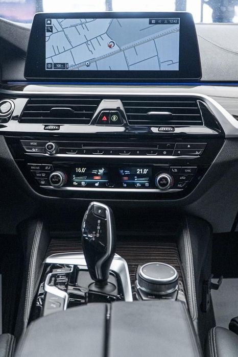 BMW Seria 5 Led/Clima 4 zone/CarPlay/Perdelute/Camera/TVA/Leasing-Rate FARA AVANS