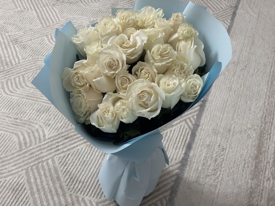 Букет цветов - белые розы