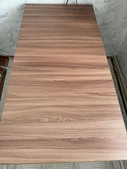 Продам прочный стол