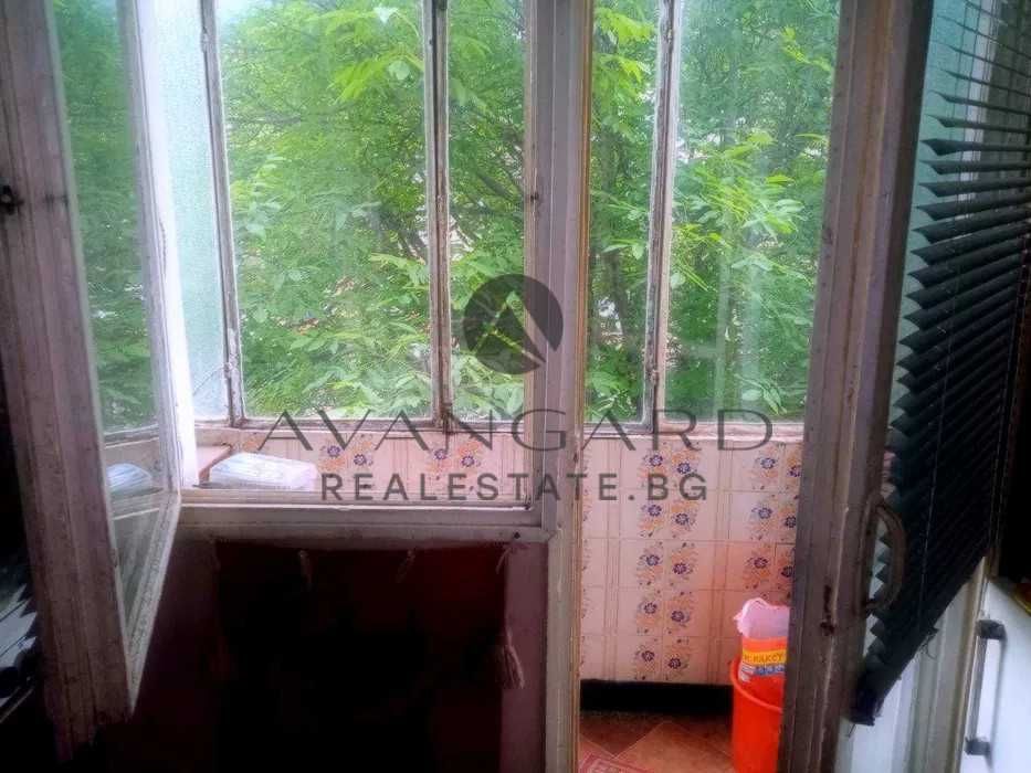 оф.19043 3-стаен РЕАЛНА КВАДРАТУРА Прослав