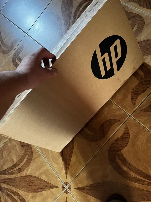 Leptop Hp core I3 disp.17”