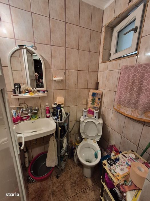 Apartament semidecomandat, et. 2/4, Valea Roșie -Piață, 63.000 Euro