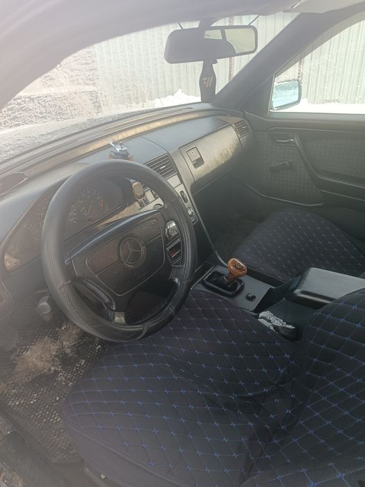 Мерседес автомобиль