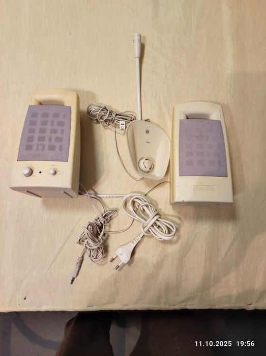 Малки тонколони с микрофон