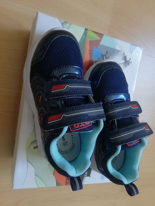 Кроссовки на мальчика 28 размера