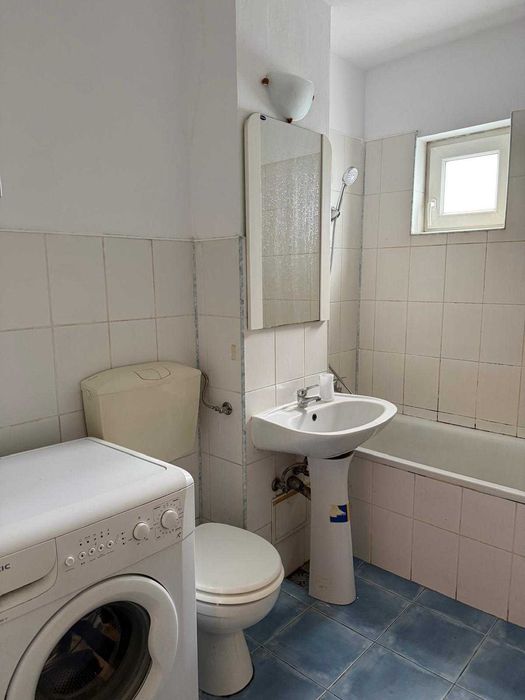 vand apartament 2 camere