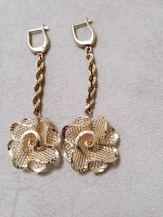 Продам золотые серьги 585 пррба