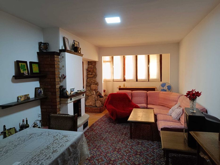 Дава се под наем Тристаен апартамент в Пловдив, Център - 120 кв.м за 358 € - Снимка #4