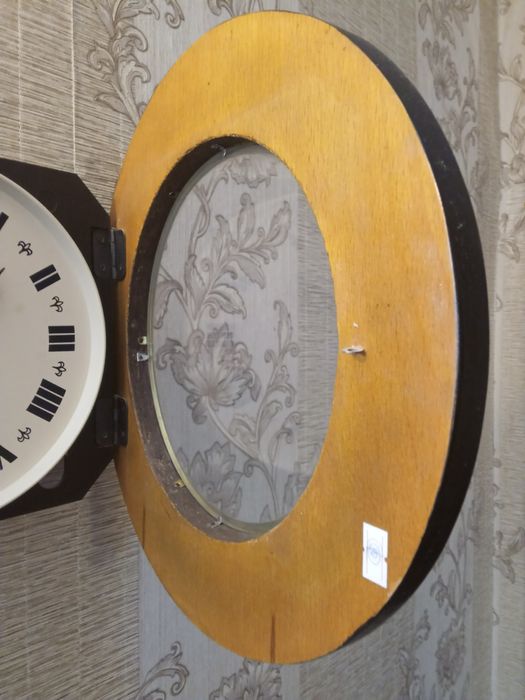 Продам часы настенные