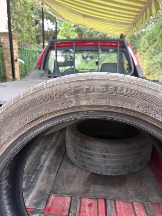 Гуми bridgestone 235/45/18