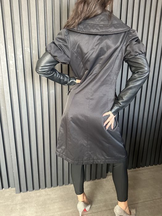 Продавам тренч сатен с кожа