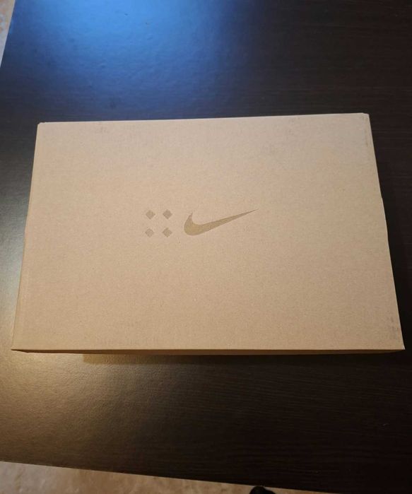 Маратоники Nike Ava Rover