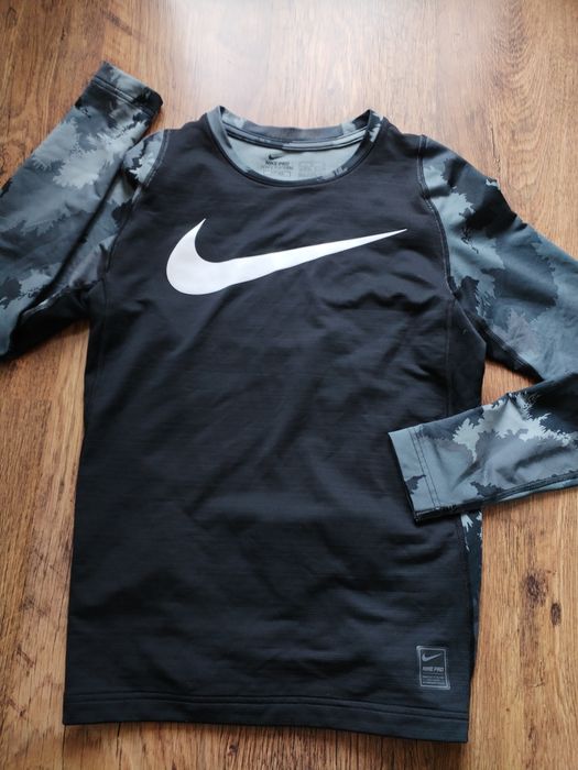 Nike Hyperwarm - юношеска блуза 158-170см.
