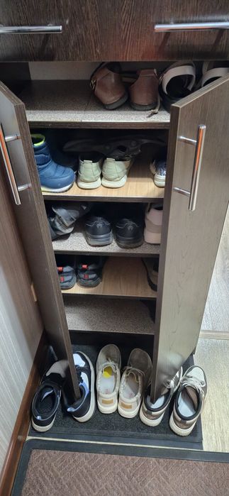 Продается обувница