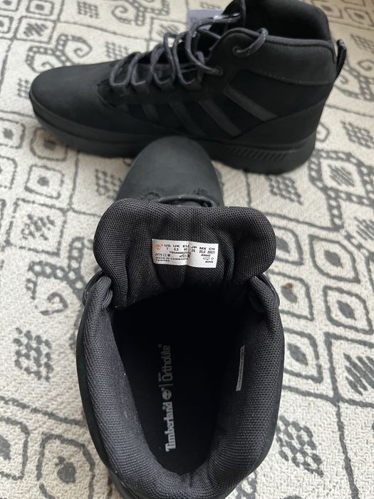 Ghete noi Timberland 40