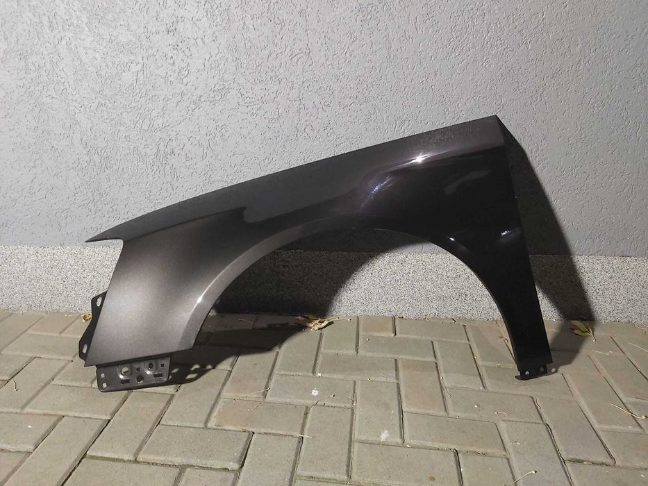 Aripa Fata Stanga VW Passat B6 2005-2011 Vopsita Maro