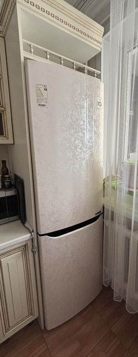 Продам холодильник LG