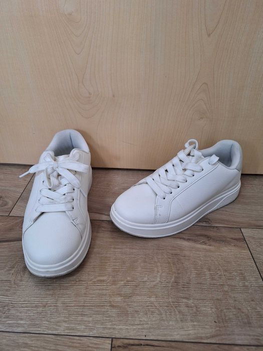 Pantofi sport albi tip ZARA
