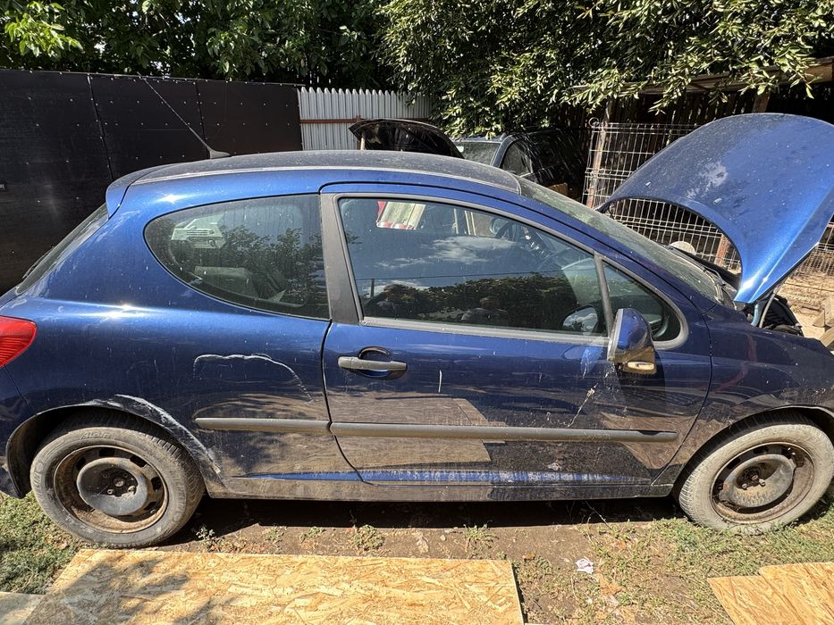 Peugeot 207 avariat