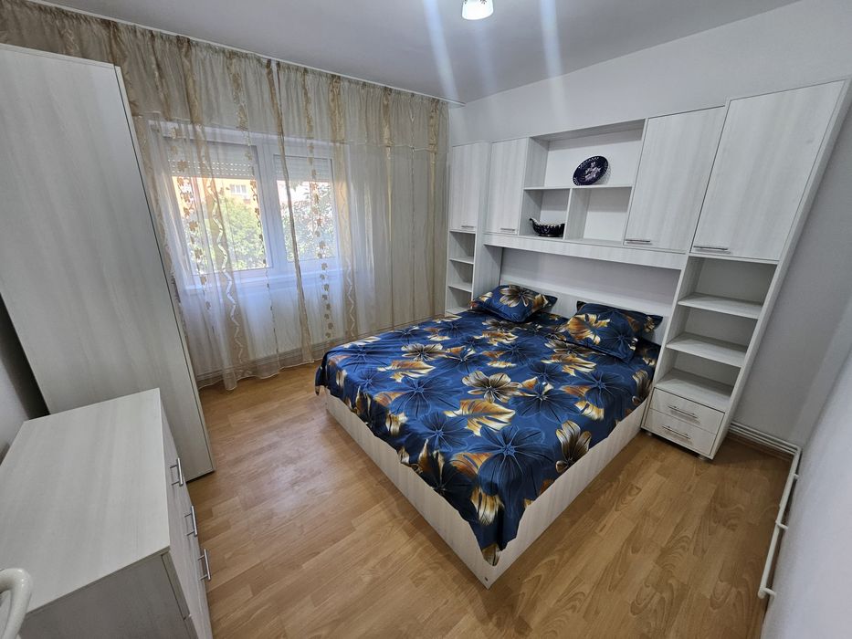 Apartament 2 camere în 1 Mai de închiriat