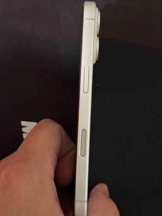 iPhone 16 128GB — отличное состояние