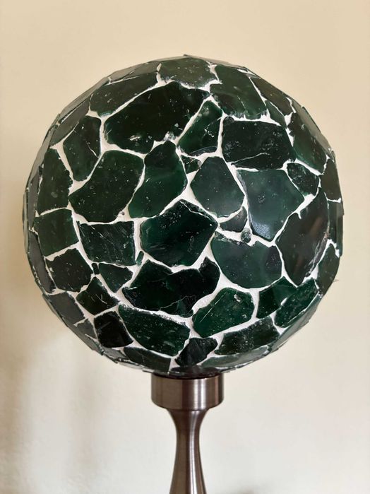 lampa ambientala din cuart verde , cu pietre lucrate manual