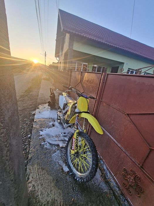 Vând Suzuki RMZ 250cc