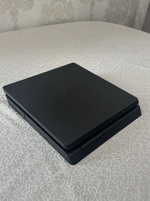 Продам Ps4 slim на 1тб