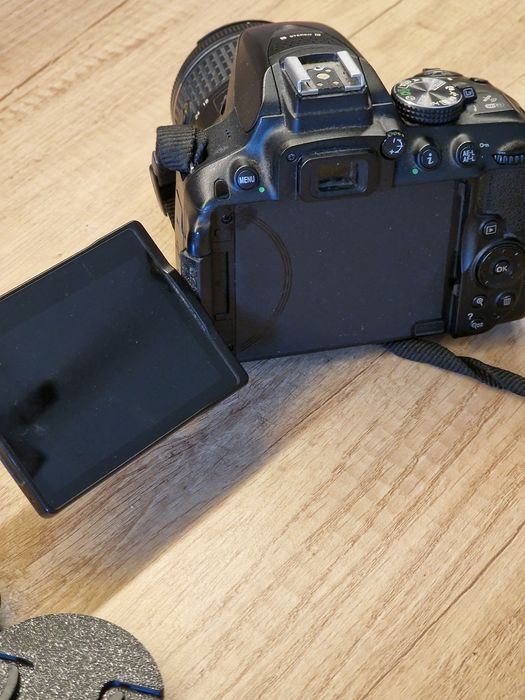 Nikon D5300 + obiectiv 18-55mm VR