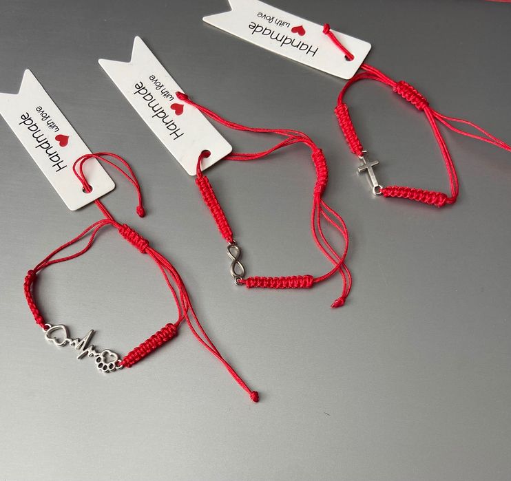 Гривна червен конец