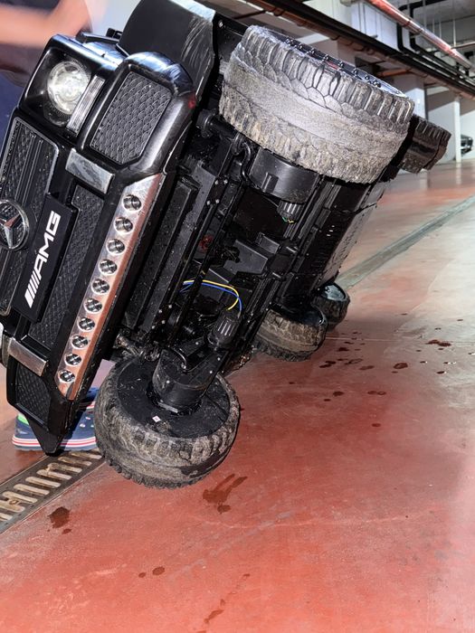 Mașinuță electrică Mercedes G63 6x6 – 6 motoare