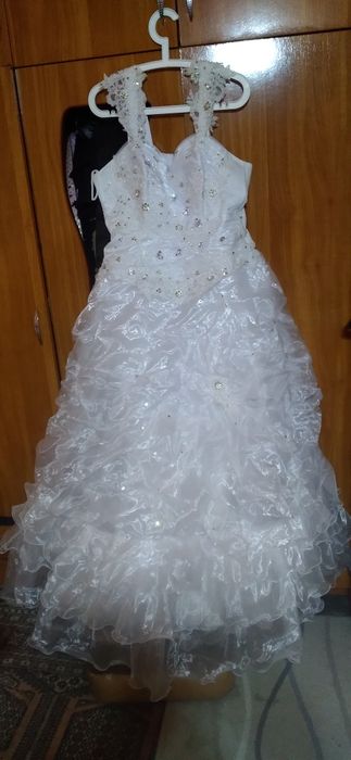 Rochie mireasa stare ff buna