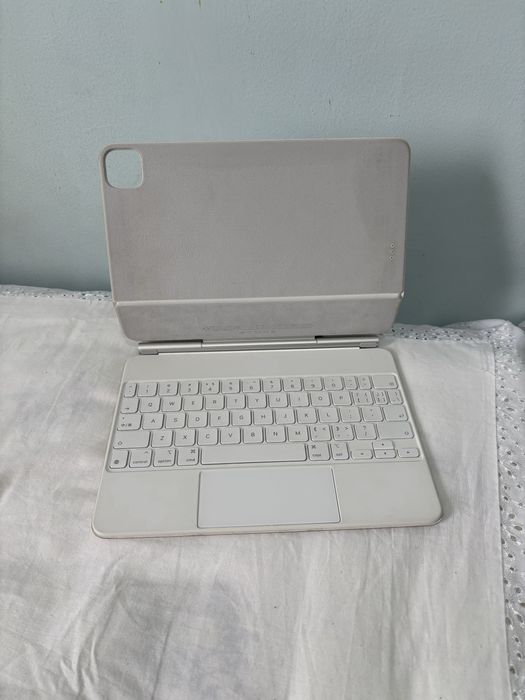 Apple Magic Keyboard 11 дюйм