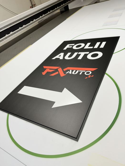 Print autocolant,banner,placi forex,bond,plexiglass,blockout,Etichete