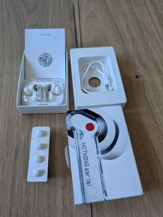 Căşti Wireless Nothing Ear (a) - Ca noi (Purtate mai puțin de o săptămână)