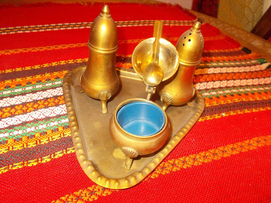 Старинно месингово сервизче за овкусяване