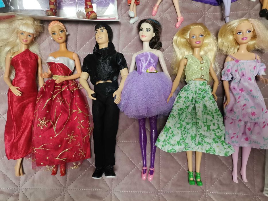 ОГРОМЕН ЛОТ!!! 17 кукли Барби, Лив и др. с над 30 бр аксесоа