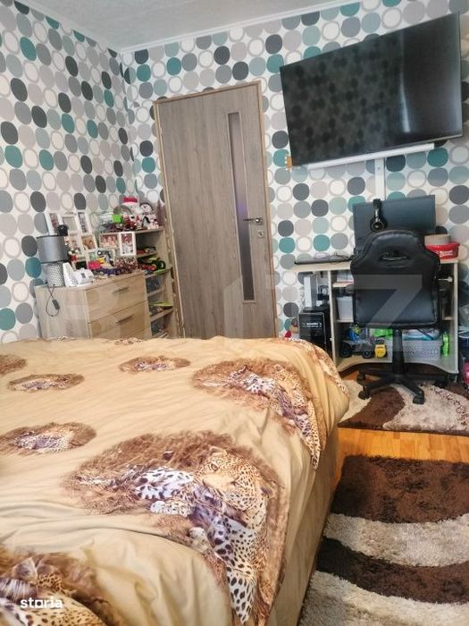 Apartament de vanzare, cu 2 camere, spatios si complet renovat, zona B