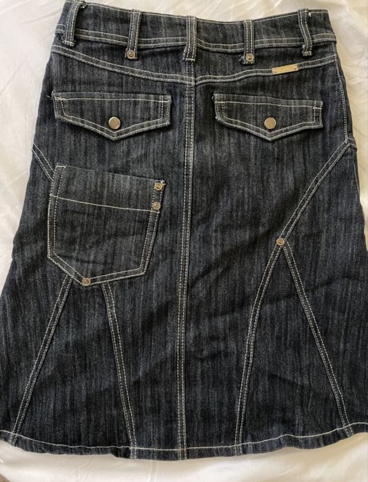 Стилна дамска пола М размер