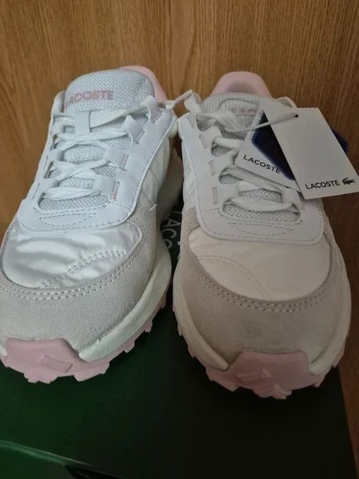 Adidași Lacoste noi cu eticheta
