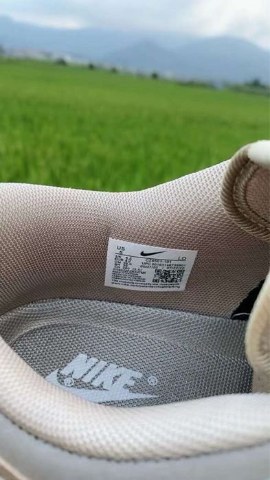 Продам кроссовки Nike