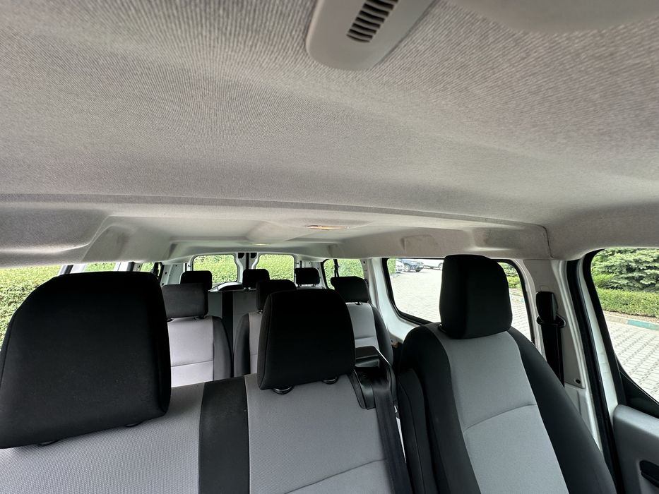 Inchiriere auto microbuz 8+1 locuri Inchirieri 8+1 9 locuri Rent