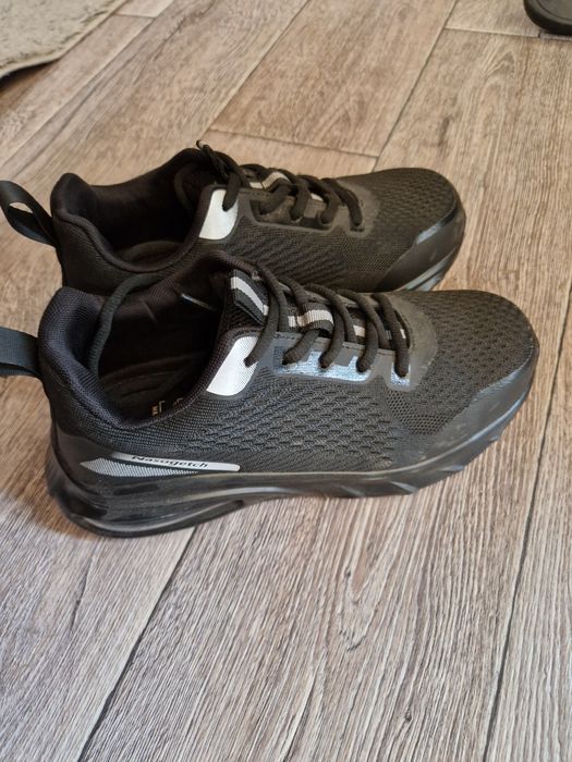 Продам кроссовки на мальчика