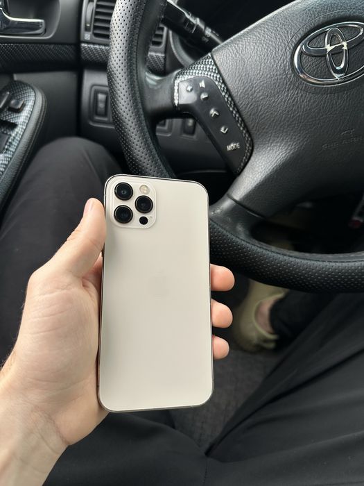 Продам айфон 12 про 256