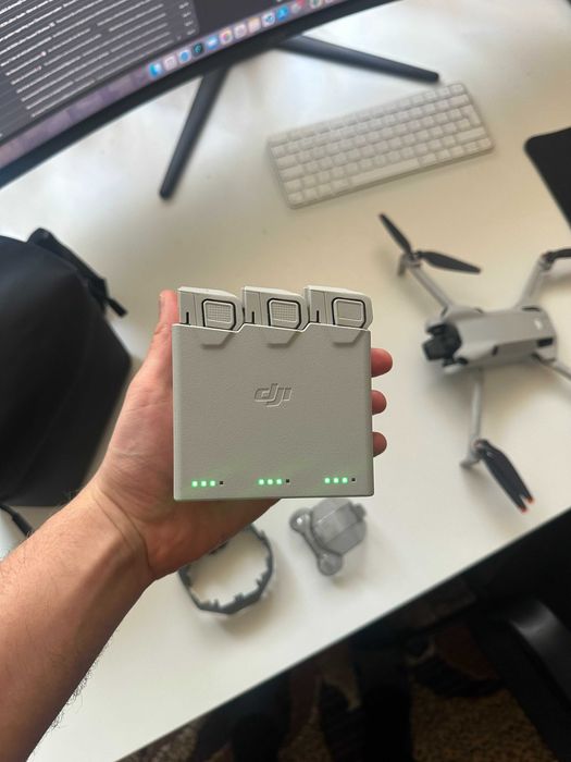Drona DJI Mini 4 Pro Fly More Combo, RC2