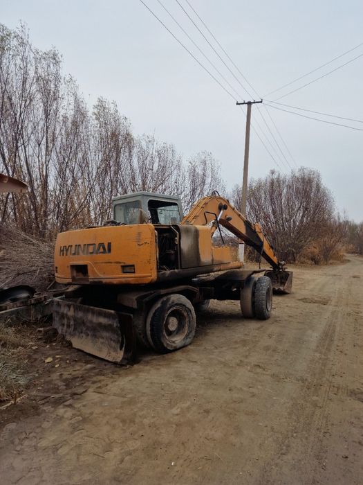 Hunday ekskvator sotiladi