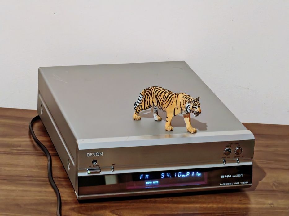Denon TU-201SA Presta Series. Tuner digital  cu RDS/TEXT. Preț fix !