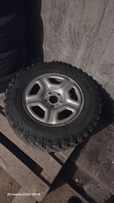 Vând jante Dacia Duster + anvelope 215 65 16.