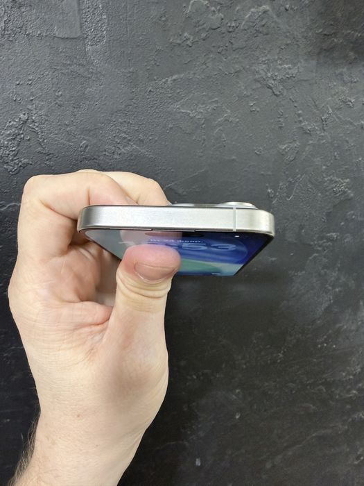 Продам iPhone 15 Pro 512GB