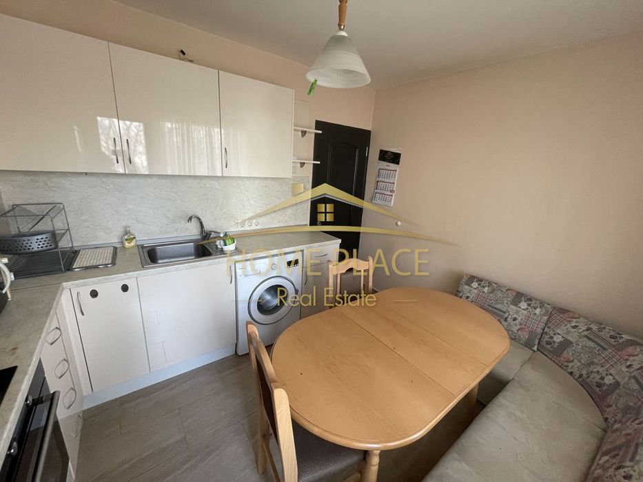 Дава се под наем Четиристаен апартамент в Варна, Цветен квартал - 90 кв.м за 561 € - Снимка #1